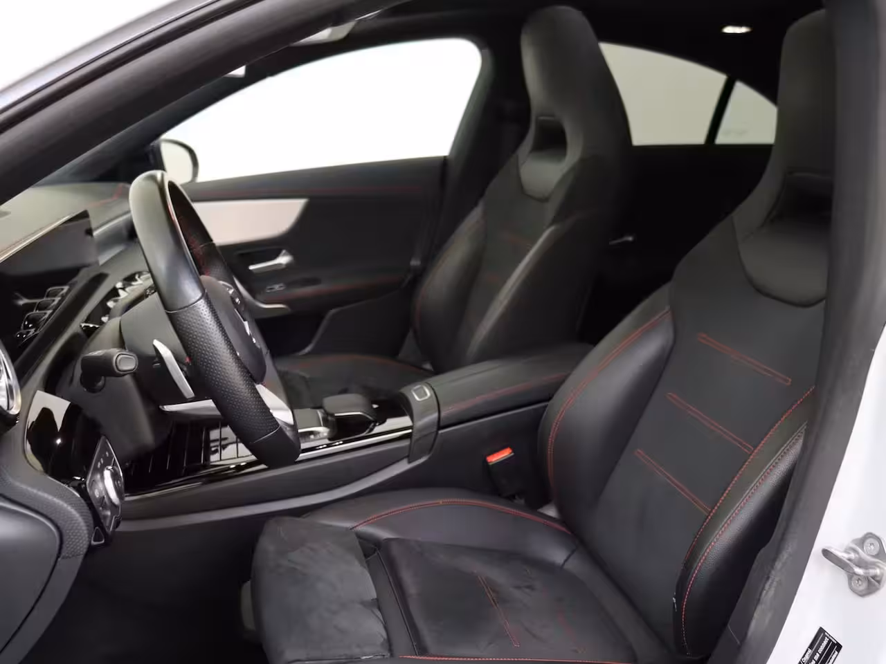 Mercedes-Benz CLA-Klasse 200 Business Solution AMG | 1e Eigenaar | Navigatie | Camera | Panorama dak | Stoel verwm.