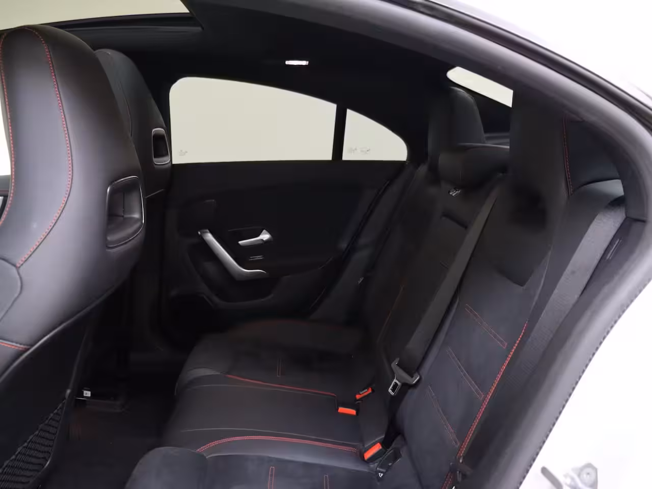 Mercedes-Benz CLA-Klasse 200 Business Solution AMG | 1e Eigenaar | Navigatie | Camera | Panorama dak | Stoel verwm.