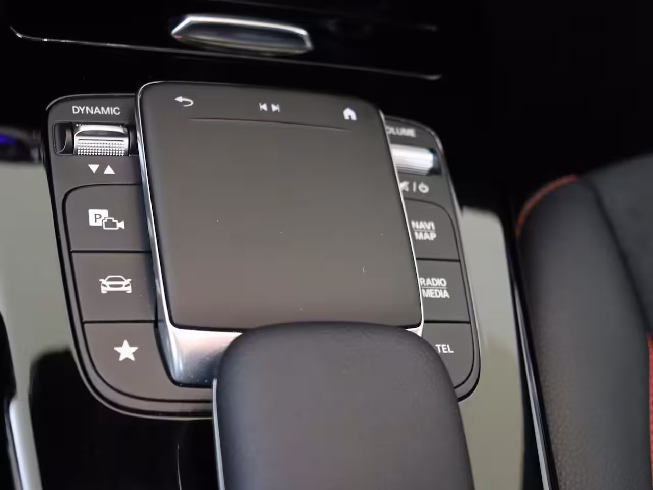 Mercedes-Benz CLA-Klasse 200 Business Solution AMG | 1e Eigenaar | Navigatie | Camera | Panorama dak | Stoel verwm.