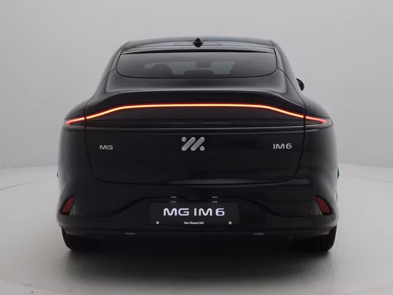 MG IM6 100 Performance AWD |Apple Carplay/Android auto|4 Wiel besturing | 800V Technologie | 752P