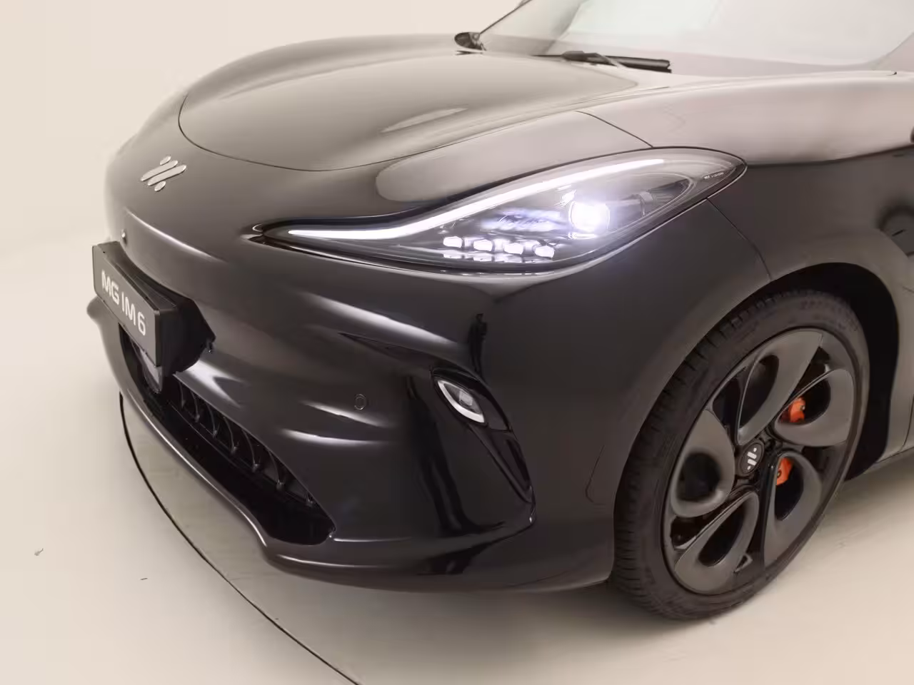 MG IM6 100 Performance AWD |Apple Carplay/Android auto|4 Wiel besturing | 800V Technologie | 752P