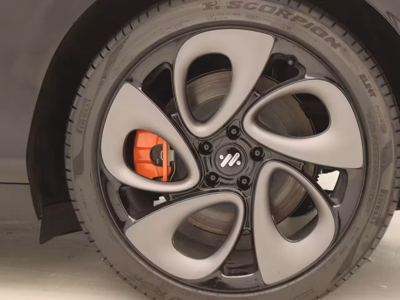 MG IM6 100 Performance AWD |Apple Carplay/Android auto|4 Wiel besturing | 800V Technologie | 752P