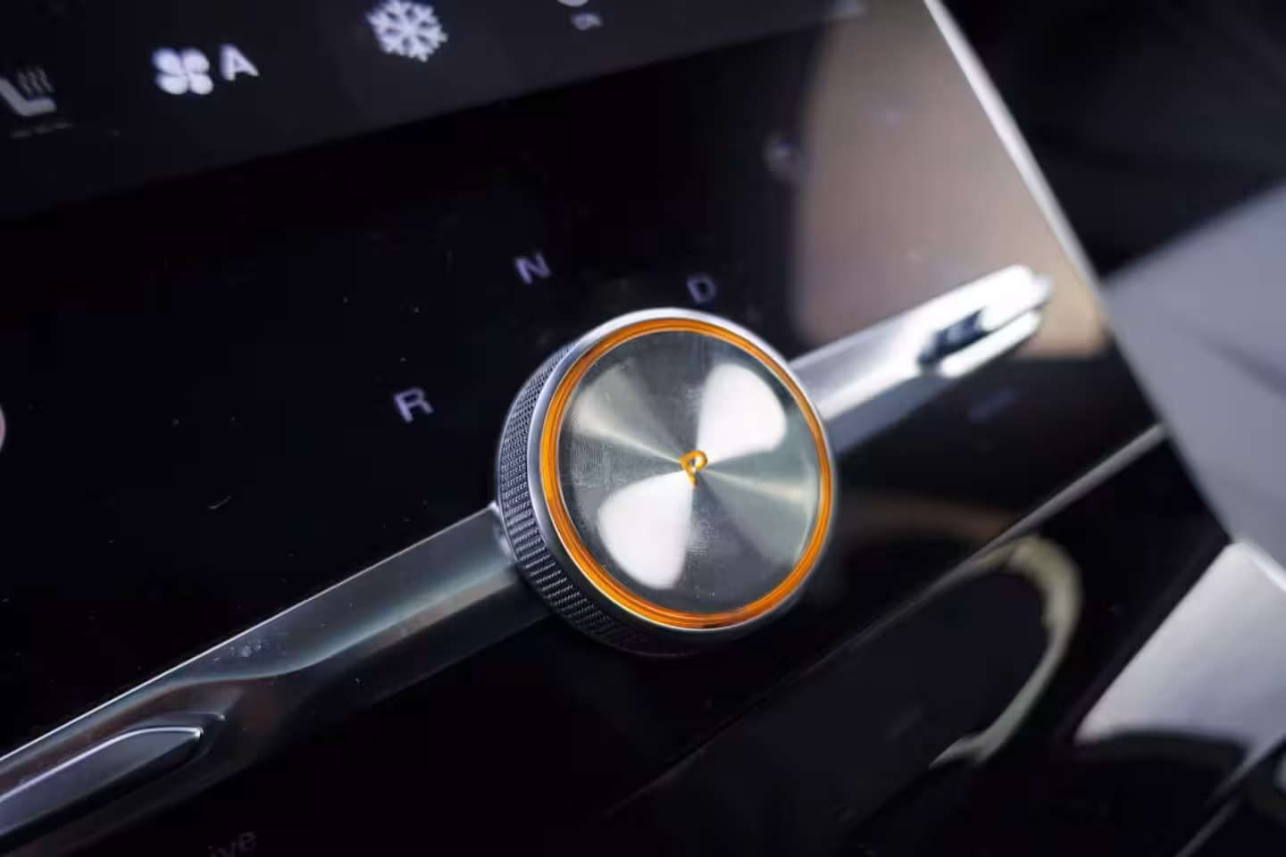 MG Marvel R Performance AWD 70 kWh | Panoramisch Schuifkanteldak | Stoelventilatie | Lichtgrijs interi