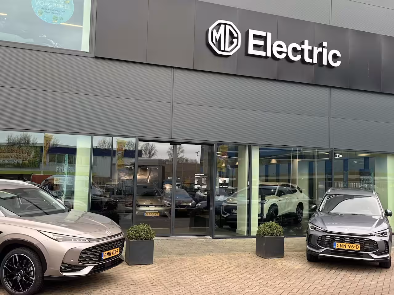 MG Marvel R Performance AWD 70 kWh | Panoramisch Schuifkanteldak | Stoelventilatie | Lichtgrijs interi