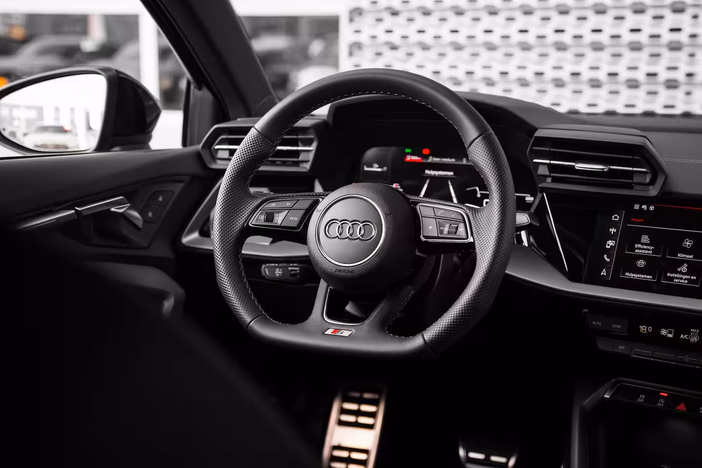 Audi A3 Limousine 30 TFSI S edition | Trekhaak | Carplay | Comfortpakket Plus | Achteruitrijcamera |