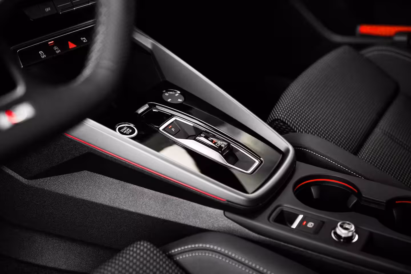 Audi A3 Limousine 30 TFSI S edition | Trekhaak | Carplay | Comfortpakket Plus | Achteruitrijcamera |