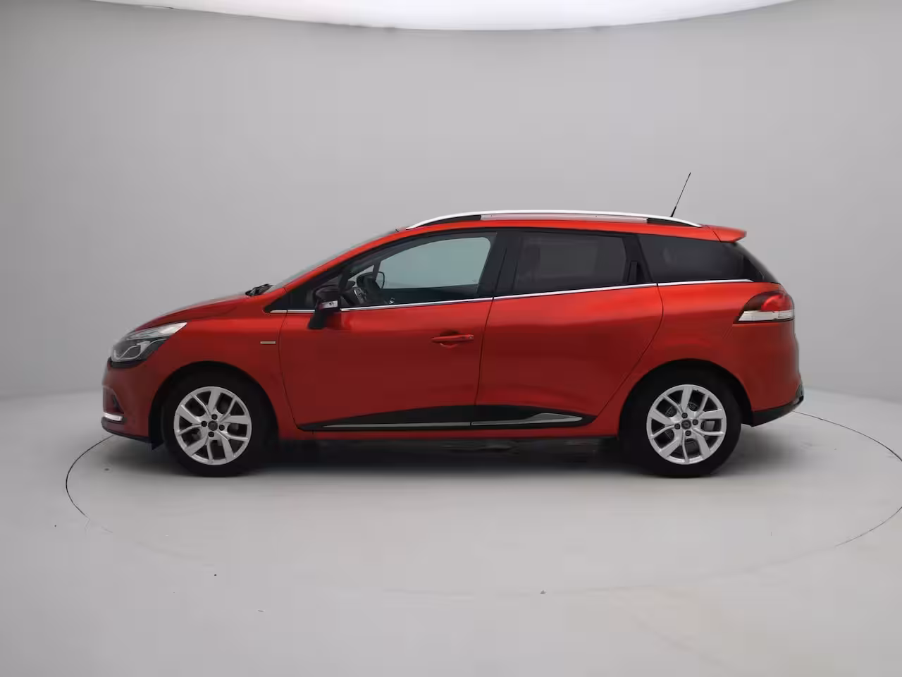 Renault Clio Estate TCe 90 Limited | Medianav incl. Apple CarPlay & Android Auto | Parkeersensoren achter incl