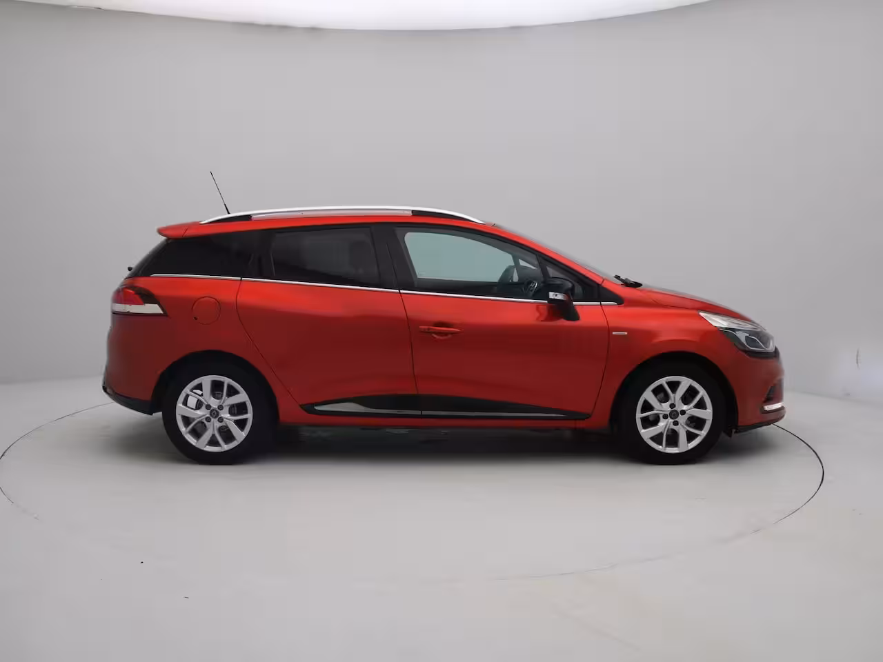 Renault Clio Estate TCe 90 Limited | Medianav incl. Apple CarPlay & Android Auto | Parkeersensoren achter incl