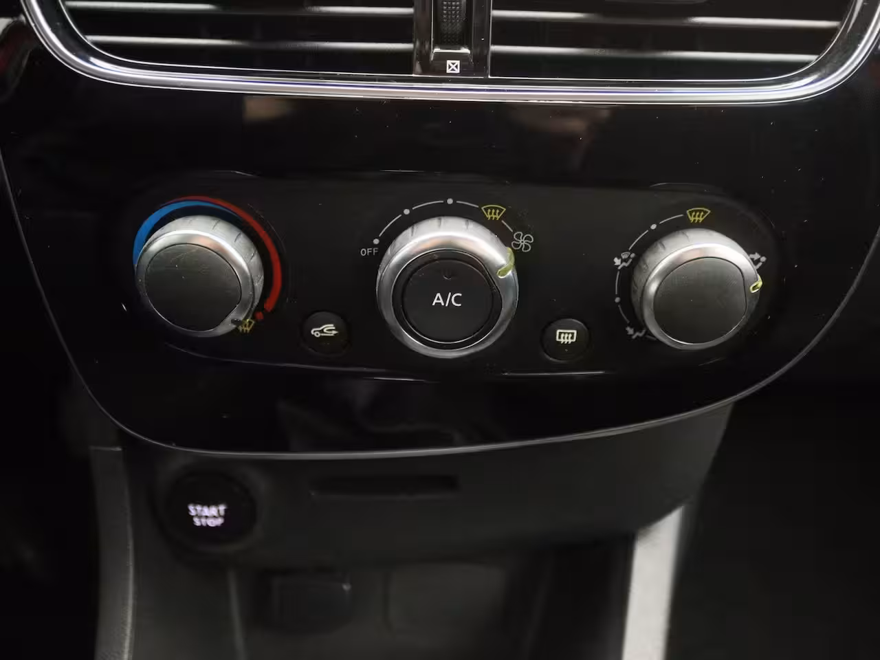 Renault Clio Estate TCe 90 Limited | Medianav incl. Apple CarPlay & Android Auto | Parkeersensoren achter incl