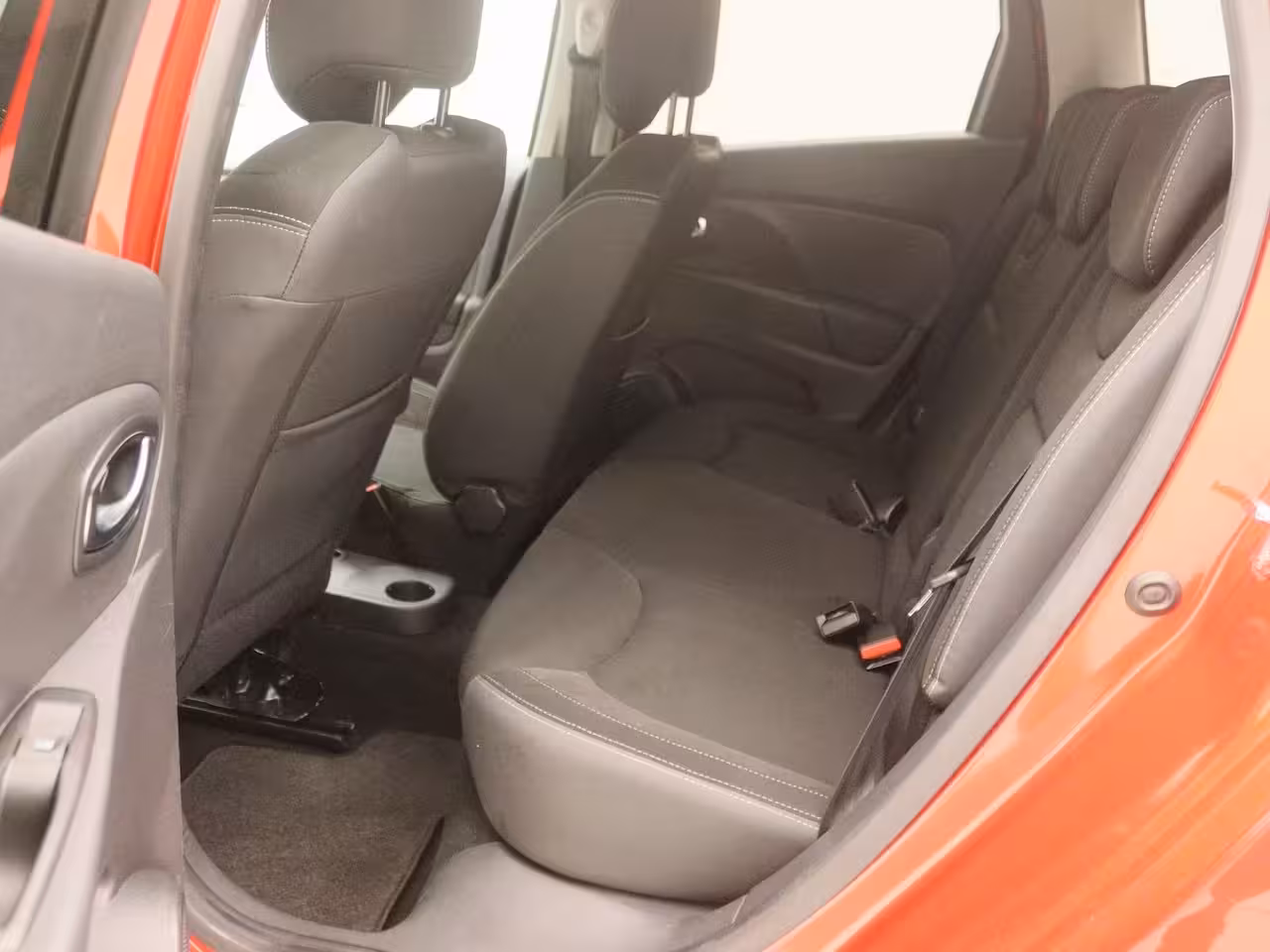Renault Clio Estate TCe 90 Limited | Medianav incl. Apple CarPlay & Android Auto | Parkeersensoren achter incl
