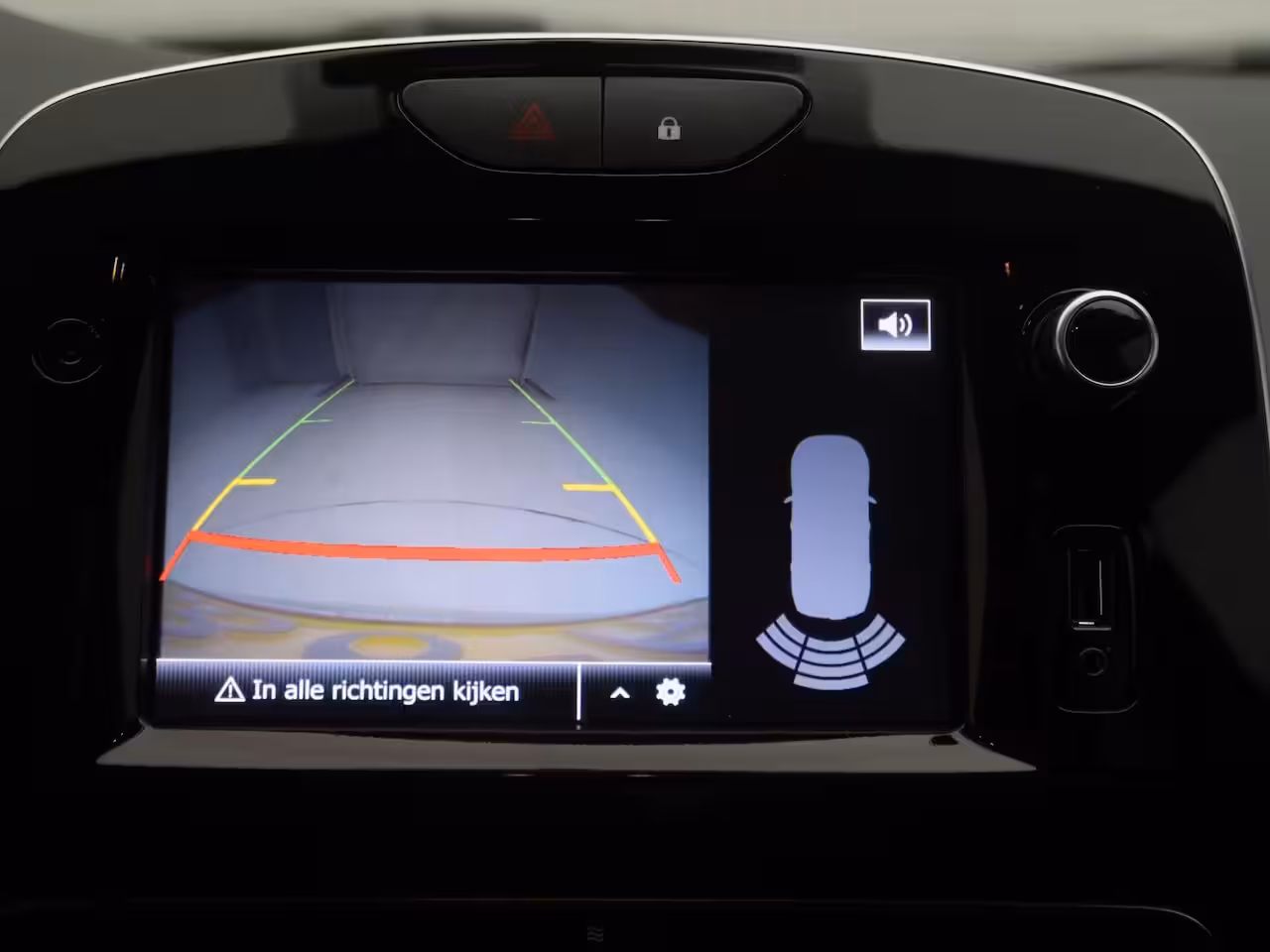 Renault Clio Estate TCe 90 Limited | Medianav incl. Apple CarPlay & Android Auto | Parkeersensoren achter incl