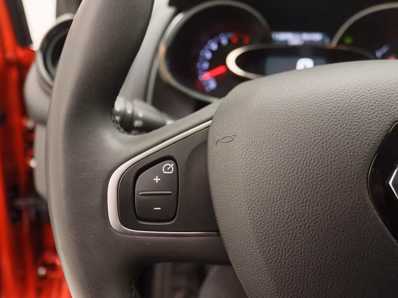 Renault Clio Estate TCe 90 Limited | Medianav incl. Apple CarPlay & Android Auto | Parkeersensoren achter incl