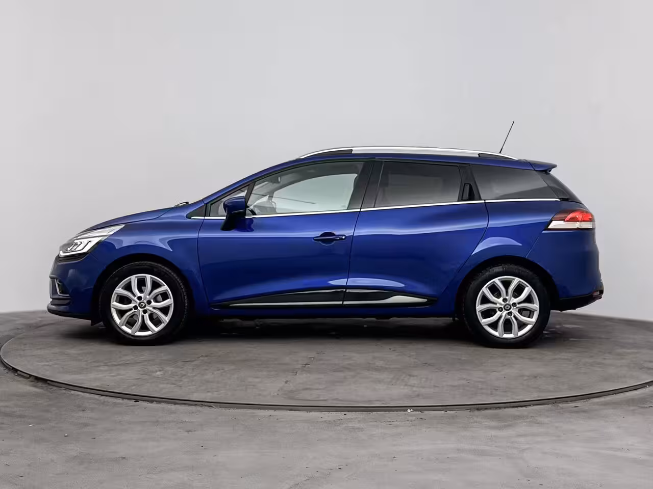 Renault Clio Estate 1.2 TCe 120Pk Intens | Climate Control | Navigatie | Cruise Control | Parkeersensoren incl