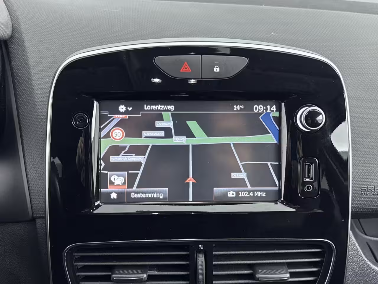 Renault Clio Estate 1.2 TCe 120Pk Intens | Climate Control | Navigatie | Cruise Control | Parkeersensoren incl