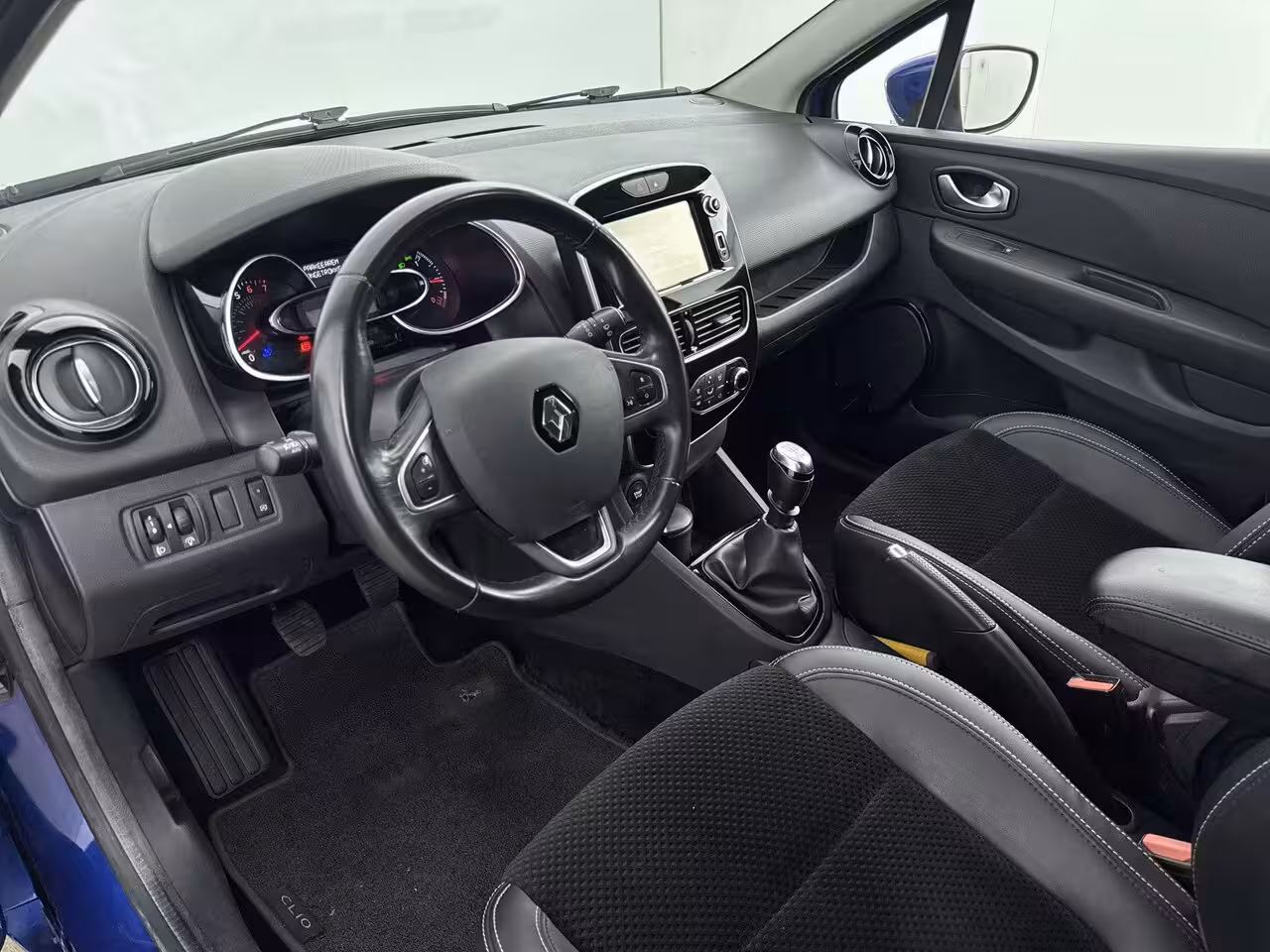 Renault Clio Estate 1.2 TCe 120Pk Intens | Climate Control | Navigatie | Cruise Control | Parkeersensoren incl
