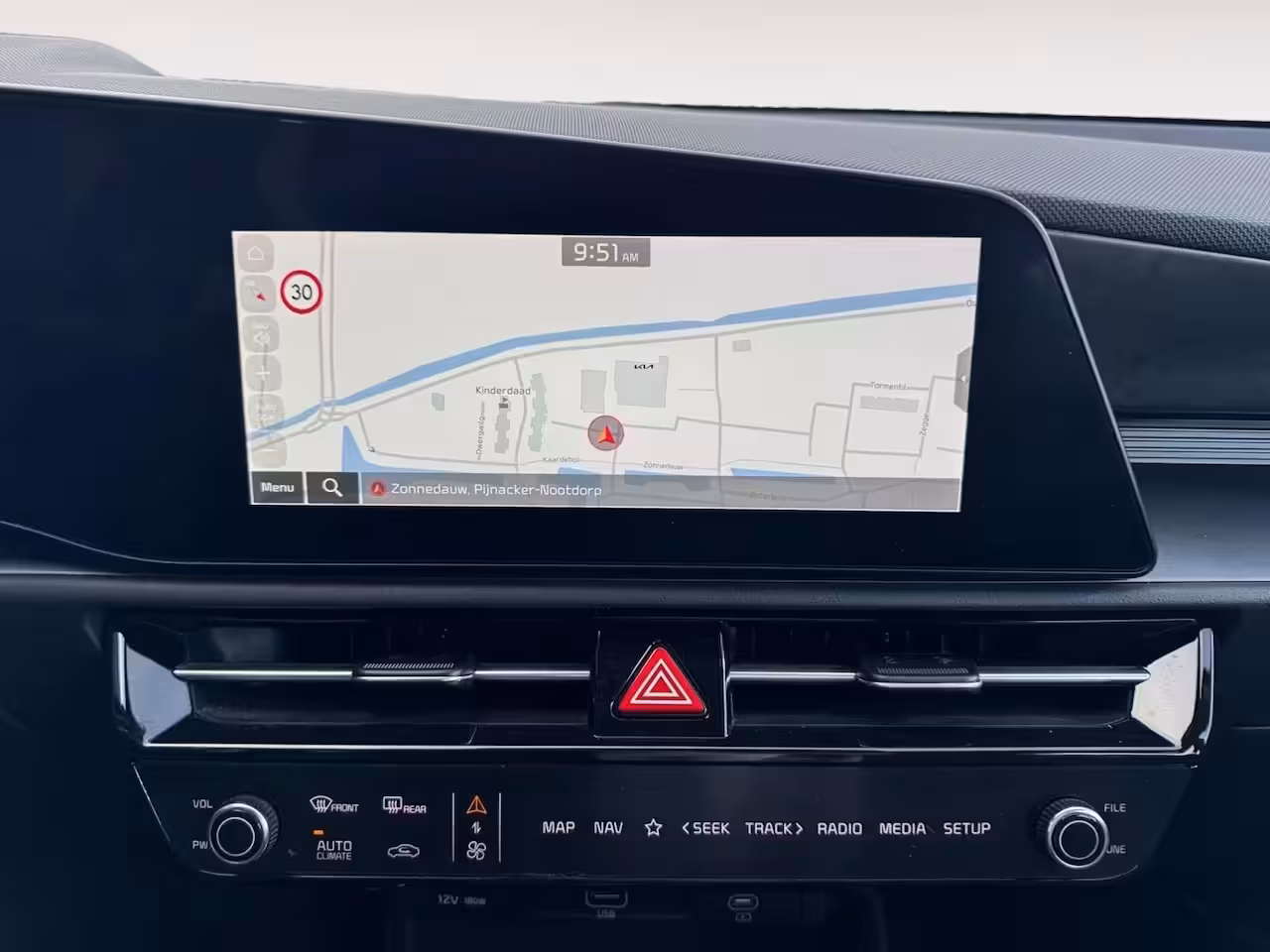 Kia Niro EV DynamicLine 64.8 kWh | Navigatie | LM-Velgen | Climate control | adaptieve cruise control