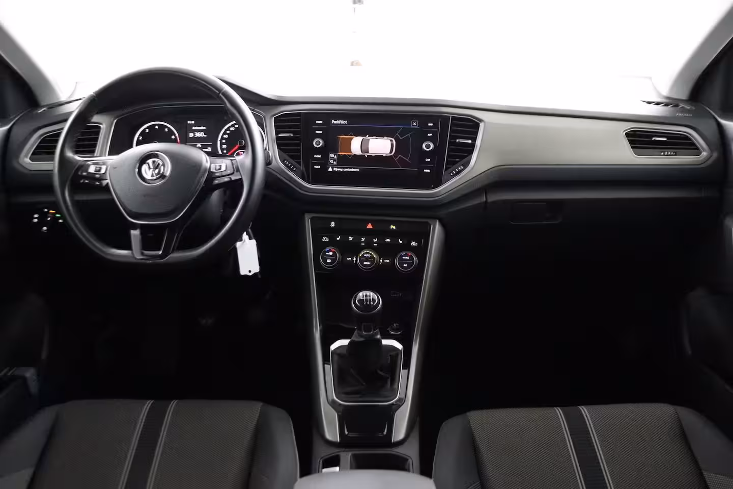 Volkswagen T-Roc 1.5 TSI Sport Business R | Airco | Cruise Control | Trekhaak 1500 KG |