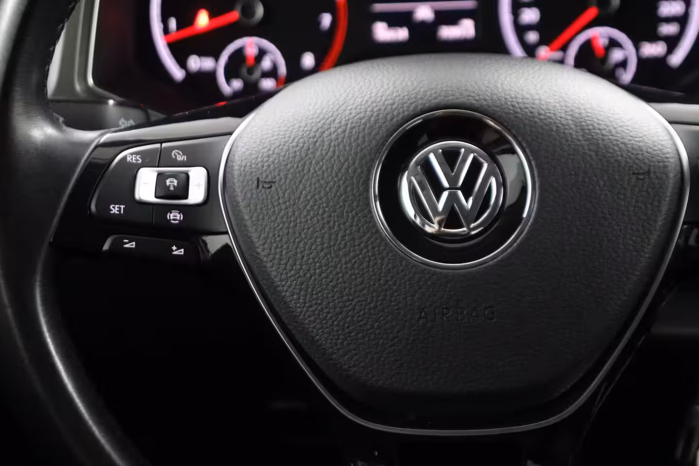 Volkswagen T-Roc 1.5 TSI Sport Business R | Airco | Cruise Control | Trekhaak 1500 KG |