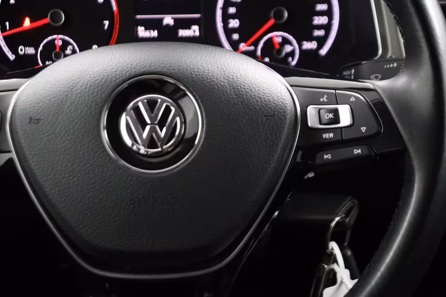 Volkswagen T-Roc 1.5 TSI Sport Business R | Airco | Cruise Control | Trekhaak 1500 KG |