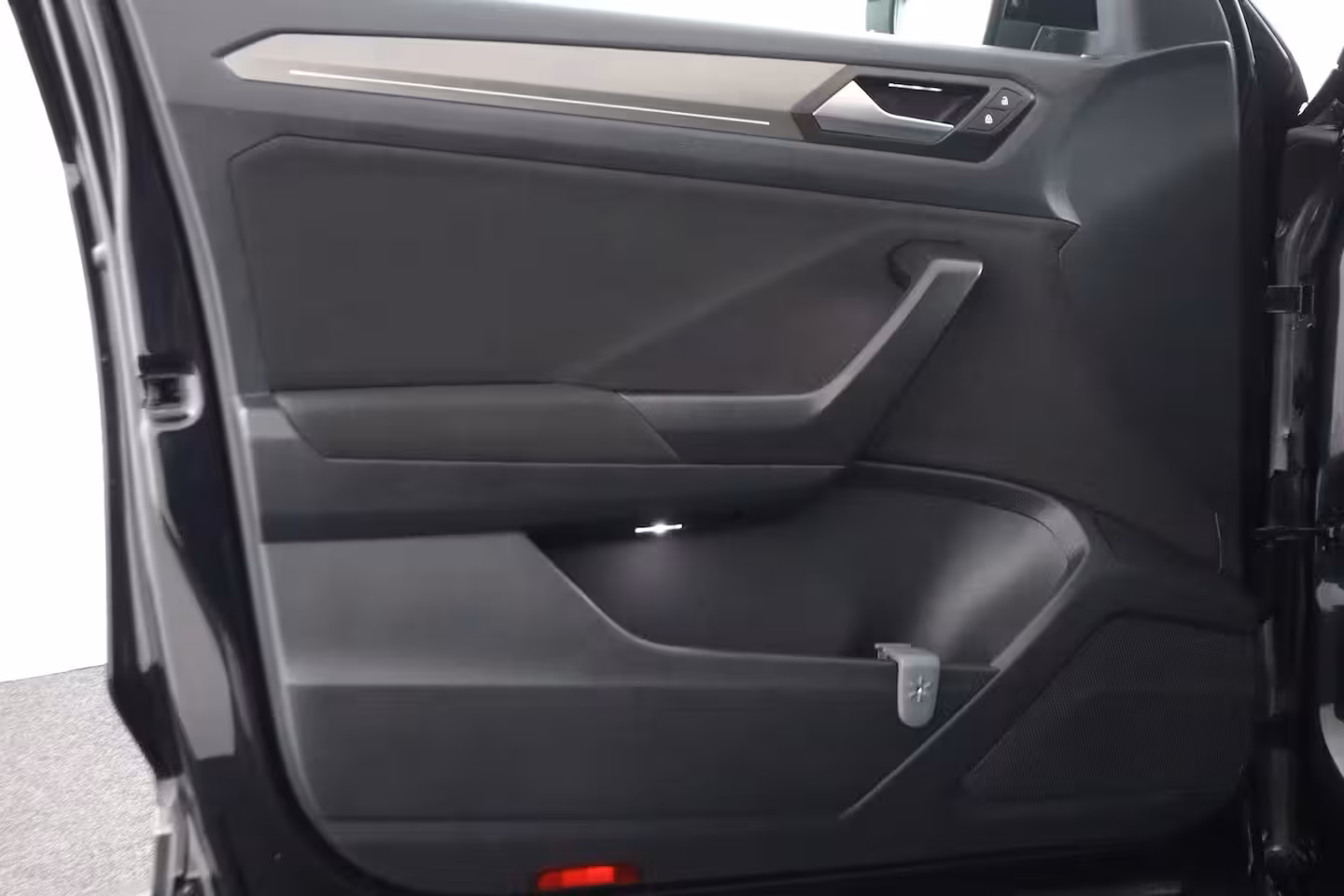 Volkswagen T-Roc 1.5 TSI Sport Business R | Airco | Cruise Control | Trekhaak 1500 KG |