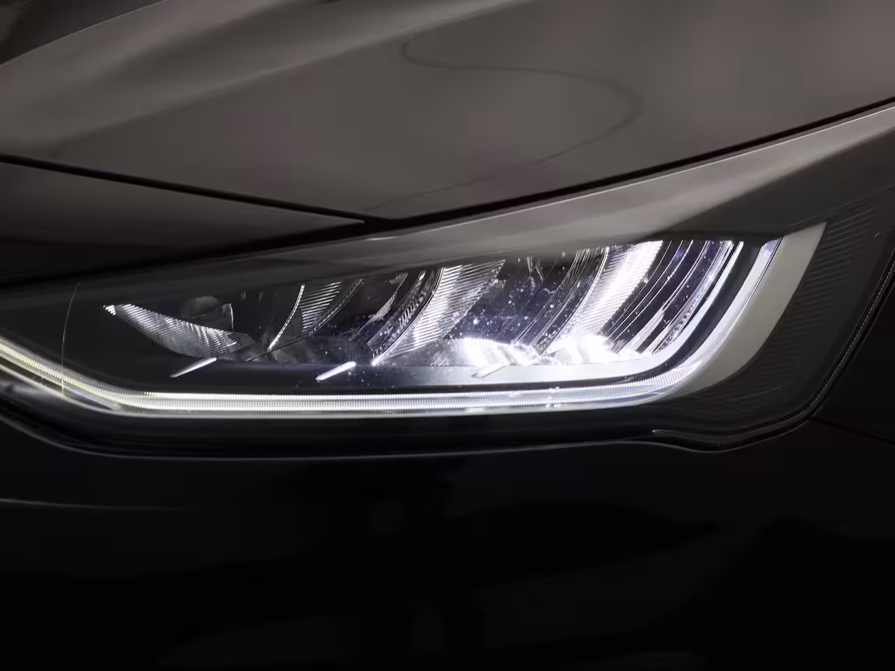 Ford Focus 1.0 EcoBoost Hybrid Titanium | Climate Control | Cruise Control | Navigatie | Parkeersenso