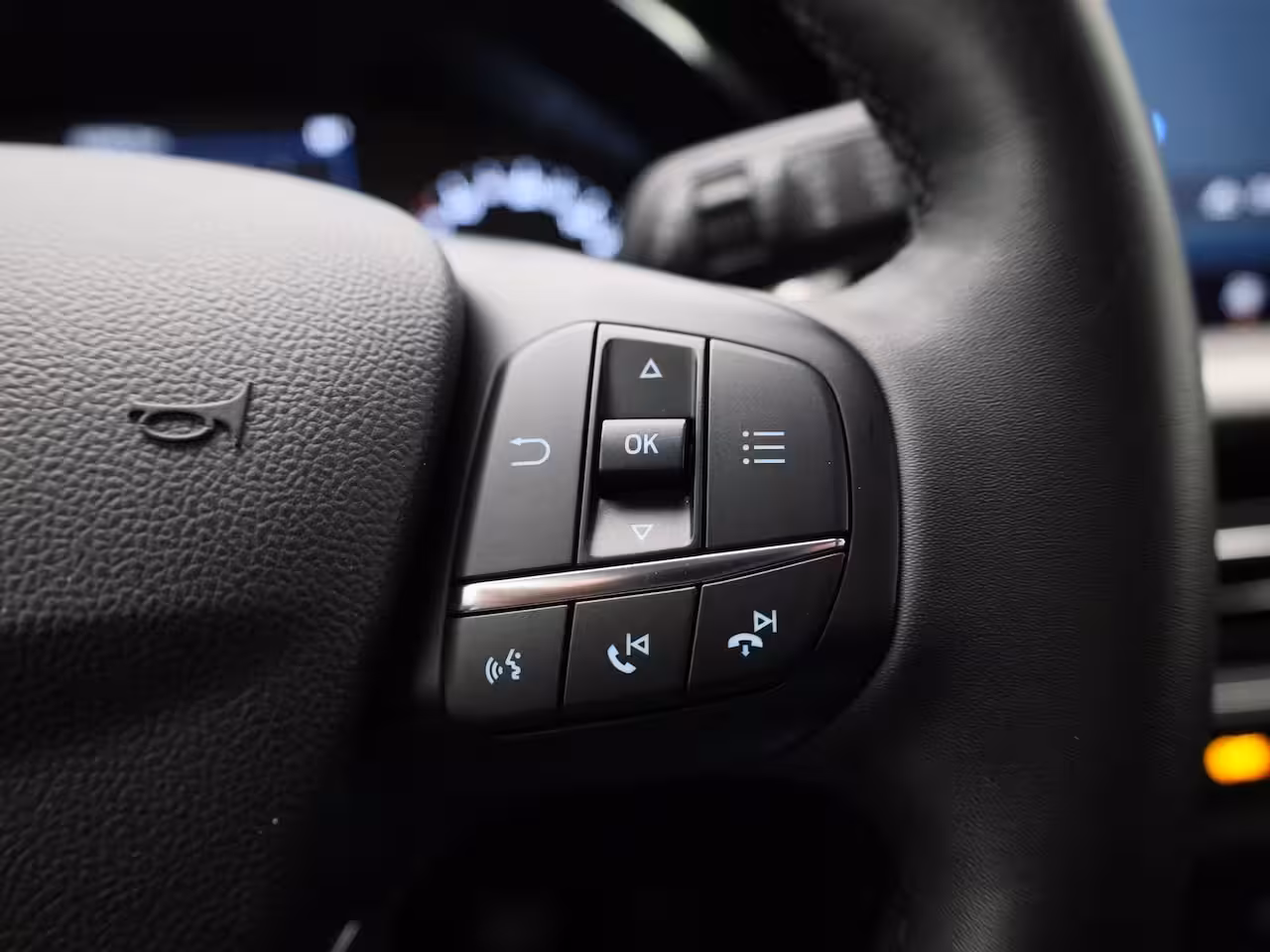 Ford Focus 1.0 EcoBoost Hybrid Titanium | Climate Control | Cruise Control | Navigatie | Parkeersenso