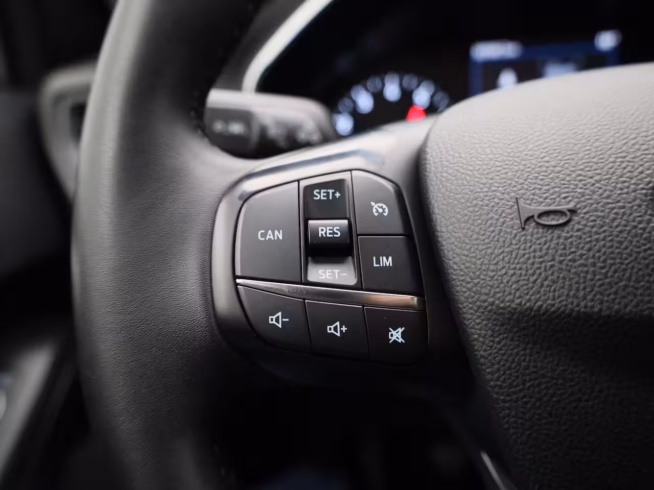Ford Focus 1.0 EcoBoost Hybrid Titanium | Climate Control | Cruise Control | Navigatie | Parkeersenso