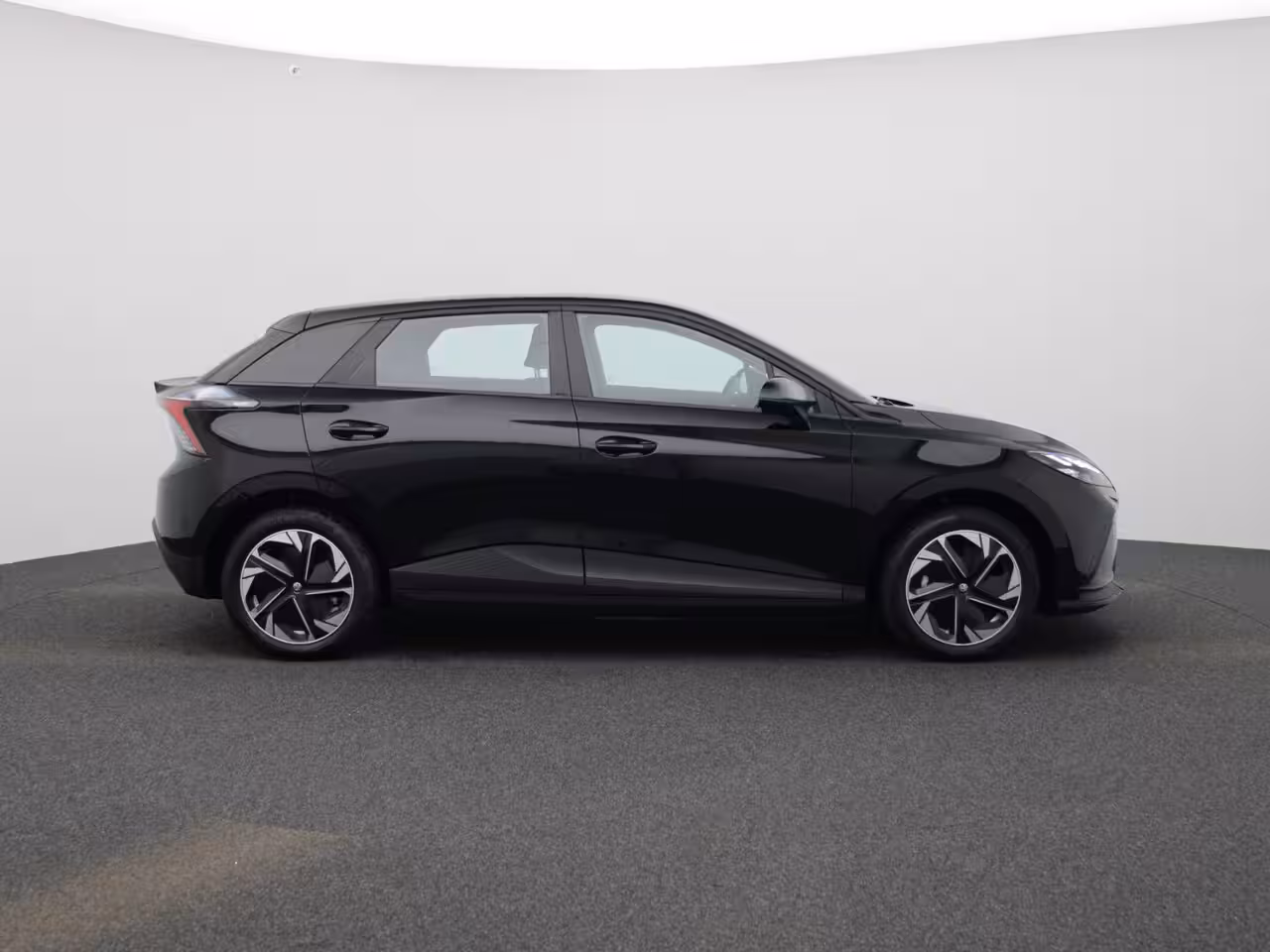 MG MG4 Standard 51 kWh | UNIEKE KM STAND | Adaptive Cruise Control | Carplay | Parkeersensoren |