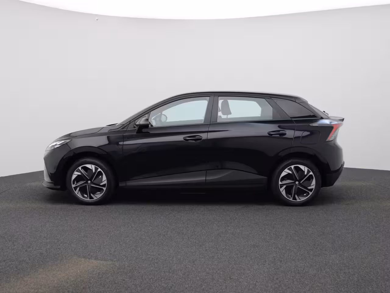 MG MG4 Standard 51 kWh | UNIEKE KM STAND | Adaptive Cruise Control | Carplay | Parkeersensoren |