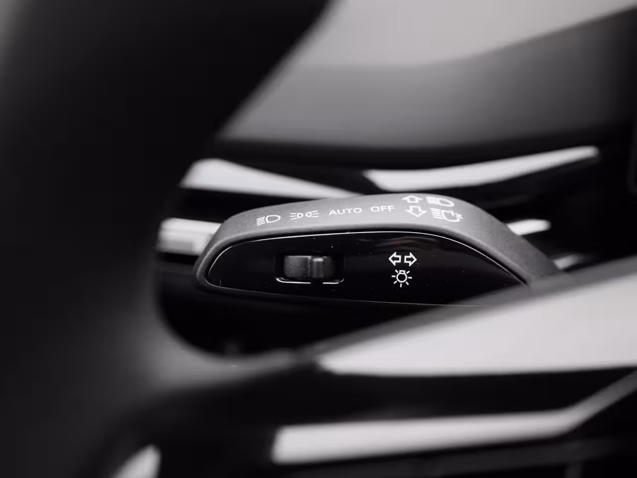 MG MG4 Standard 51 kWh | UNIEKE KM STAND | Adaptive Cruise Control | Carplay | Parkeersensoren |