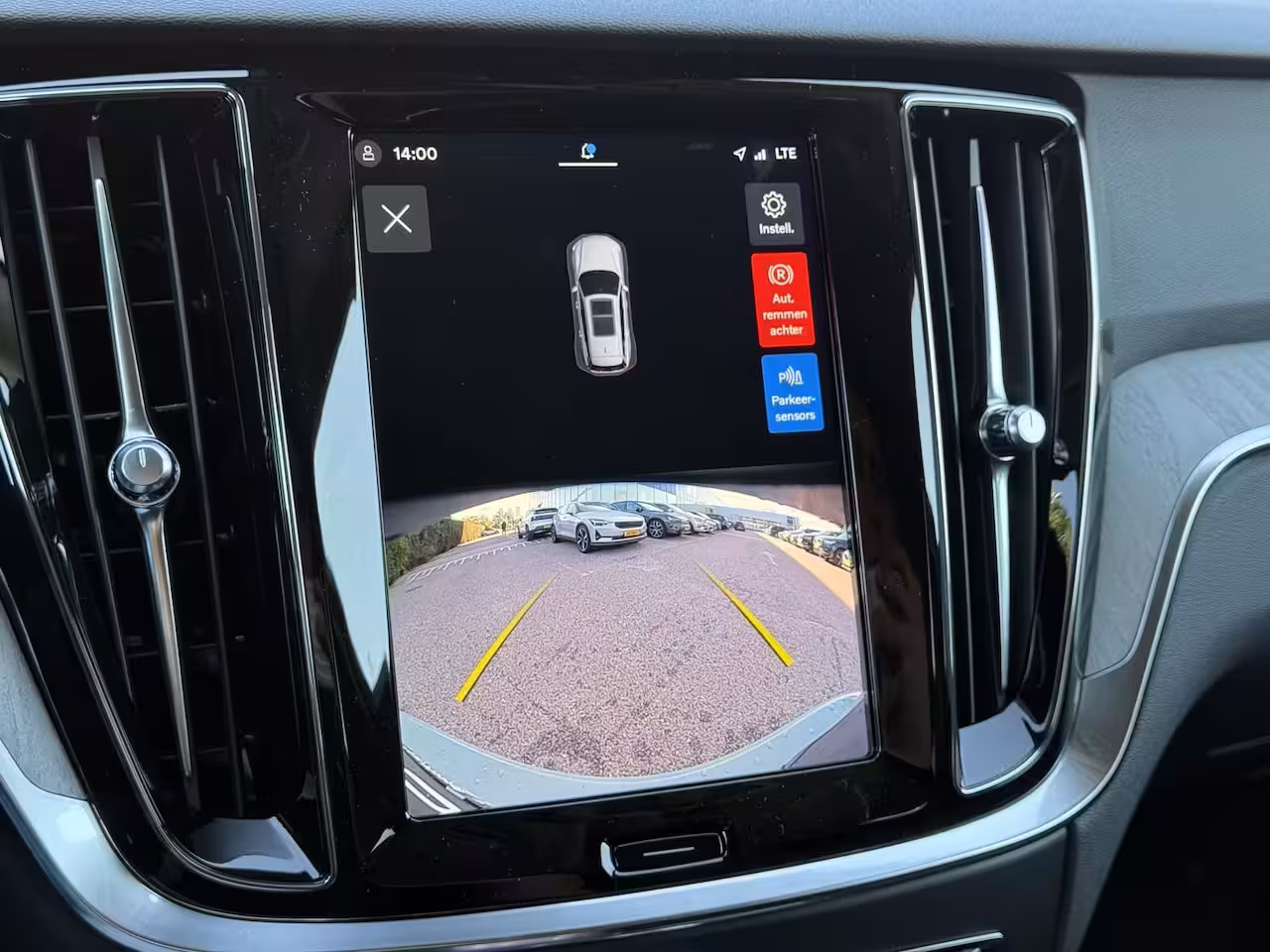 Volvo V60 2.0 T6 Plug-in hybrid AWD Plus Dark