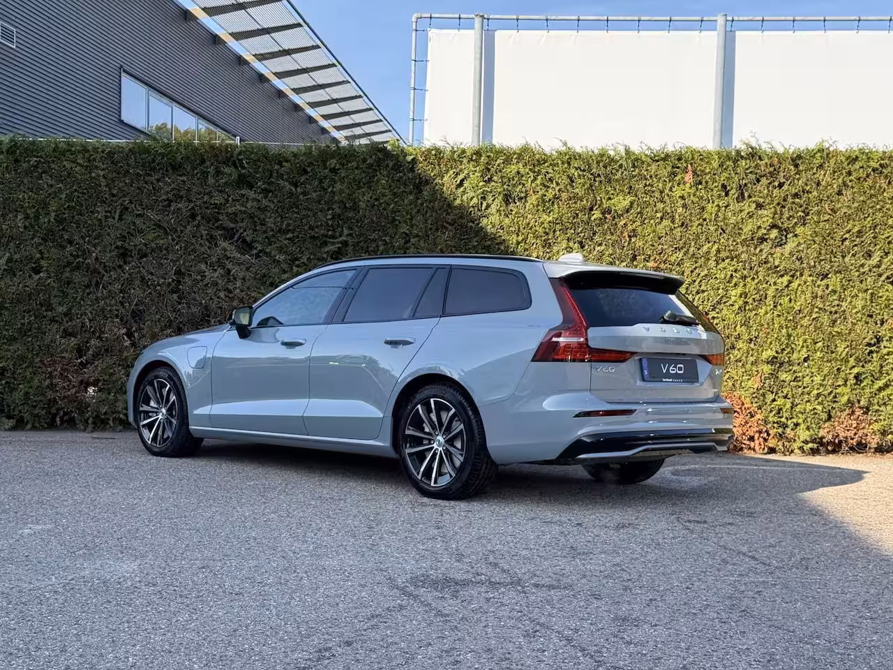 Volvo V60 2.0 T6 Plug-in hybrid AWD Plus Dark