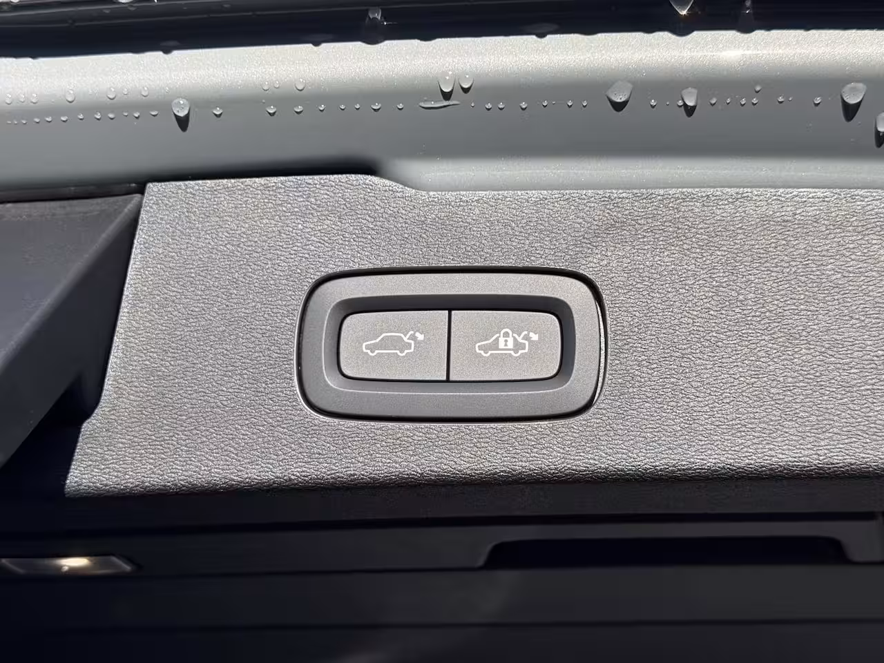 Volvo V60 2.0 T6 Plug-in hybrid AWD Plus Dark