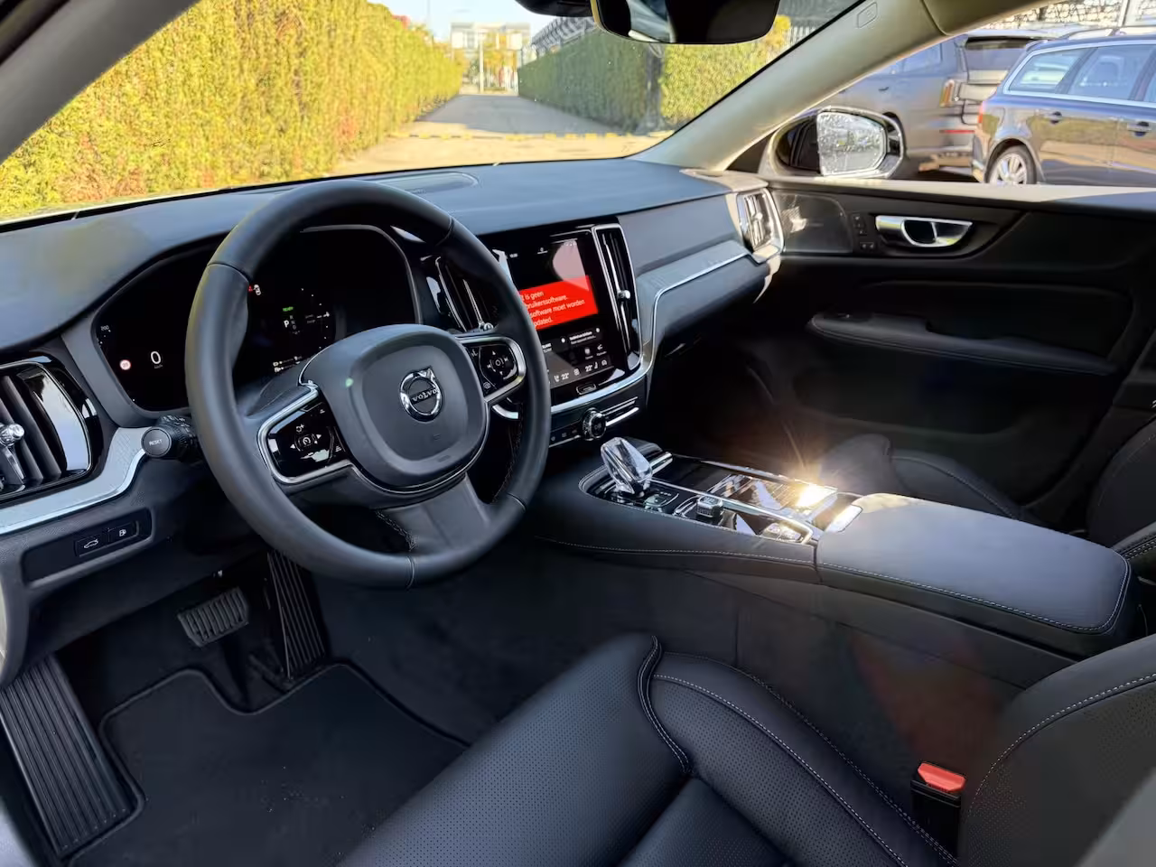Volvo V60 2.0 T6 Plug-in hybrid AWD Plus Dark