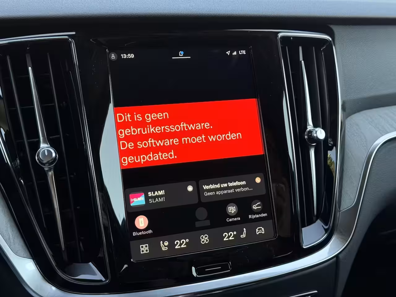 Volvo V60 2.0 T6 Plug-in hybrid AWD Plus Dark