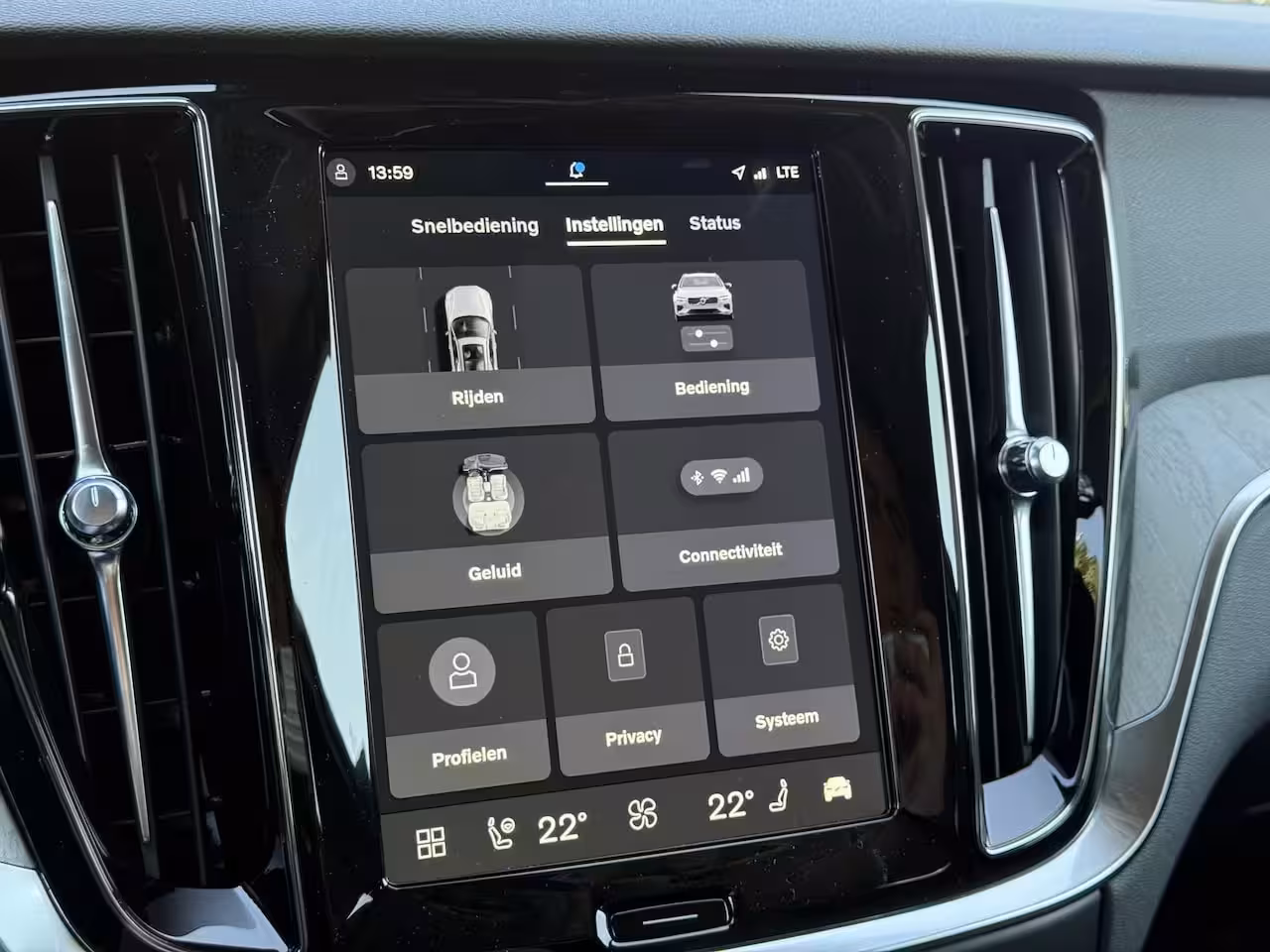 Volvo V60 2.0 T6 Plug-in hybrid AWD Plus Dark