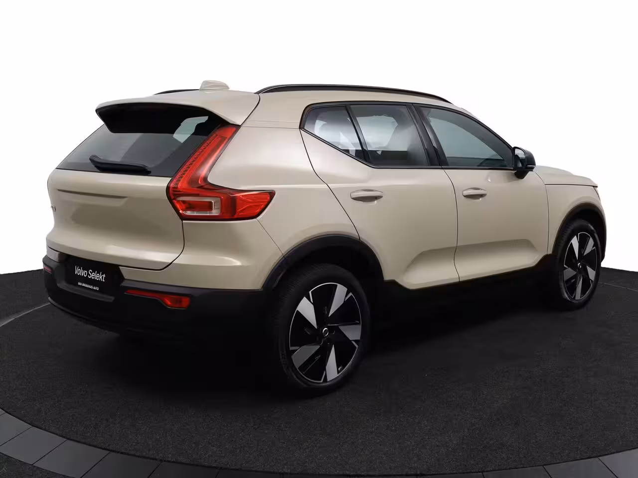 Volvo EX40 Single Motor Extended Range Plus 82 kWh | Trekhaak | Harman/Kardon | Stoelverwarming | Ada