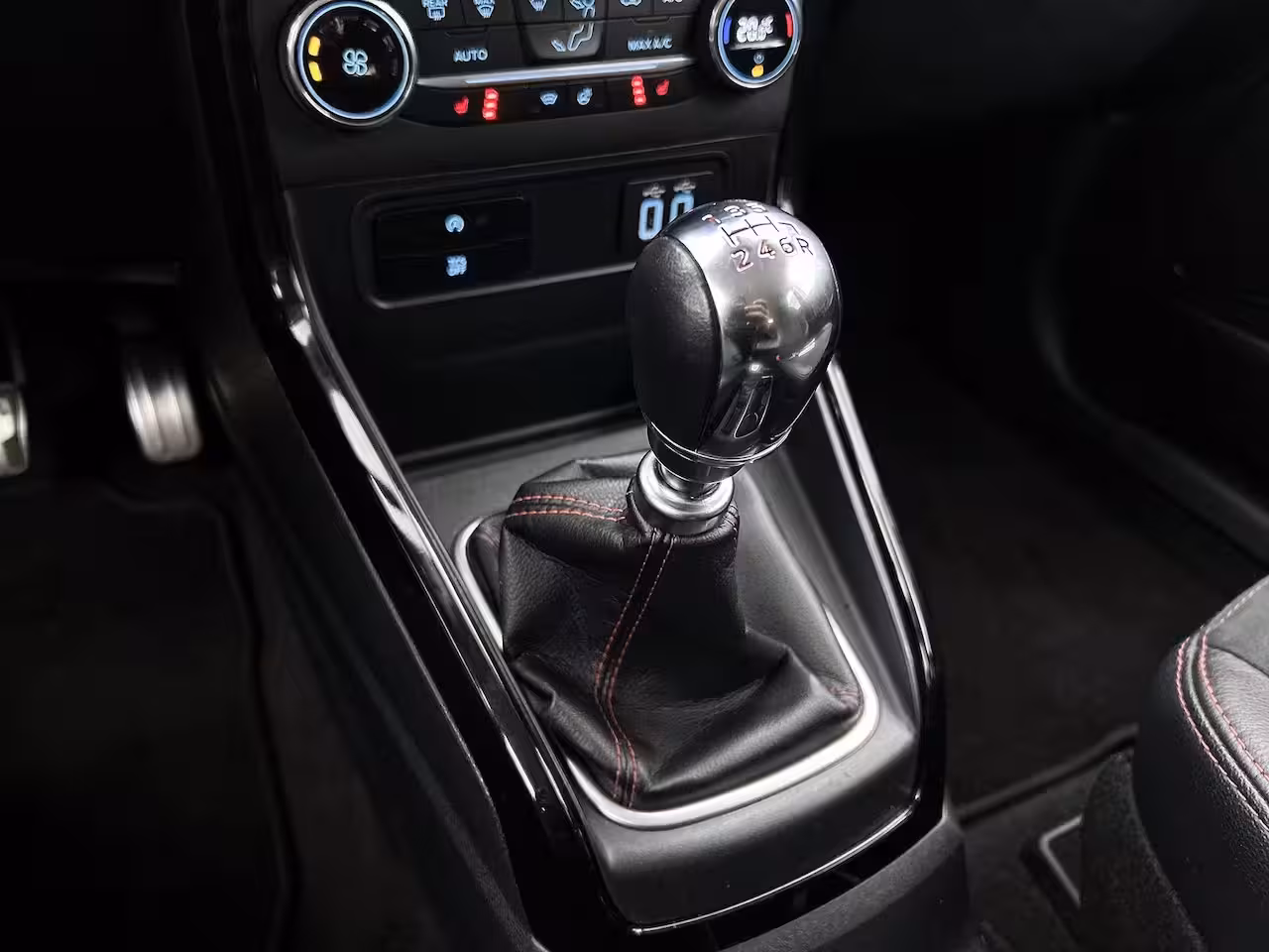 Ford EcoSport 1.0 EcoBoost ST-Line Black | TREKHAAK | WINTERPACK | Cruise Control | Navigatie | Start/St