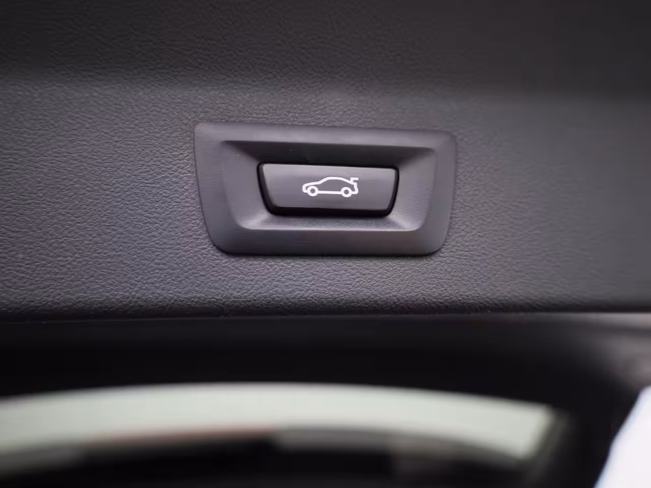 BMW iX3 Executive 80 kWh | 100 % SOH | M-SPORT | TREKHAAK | PANORAMA-SCHUIFDAK | LEER | CAMERA | S