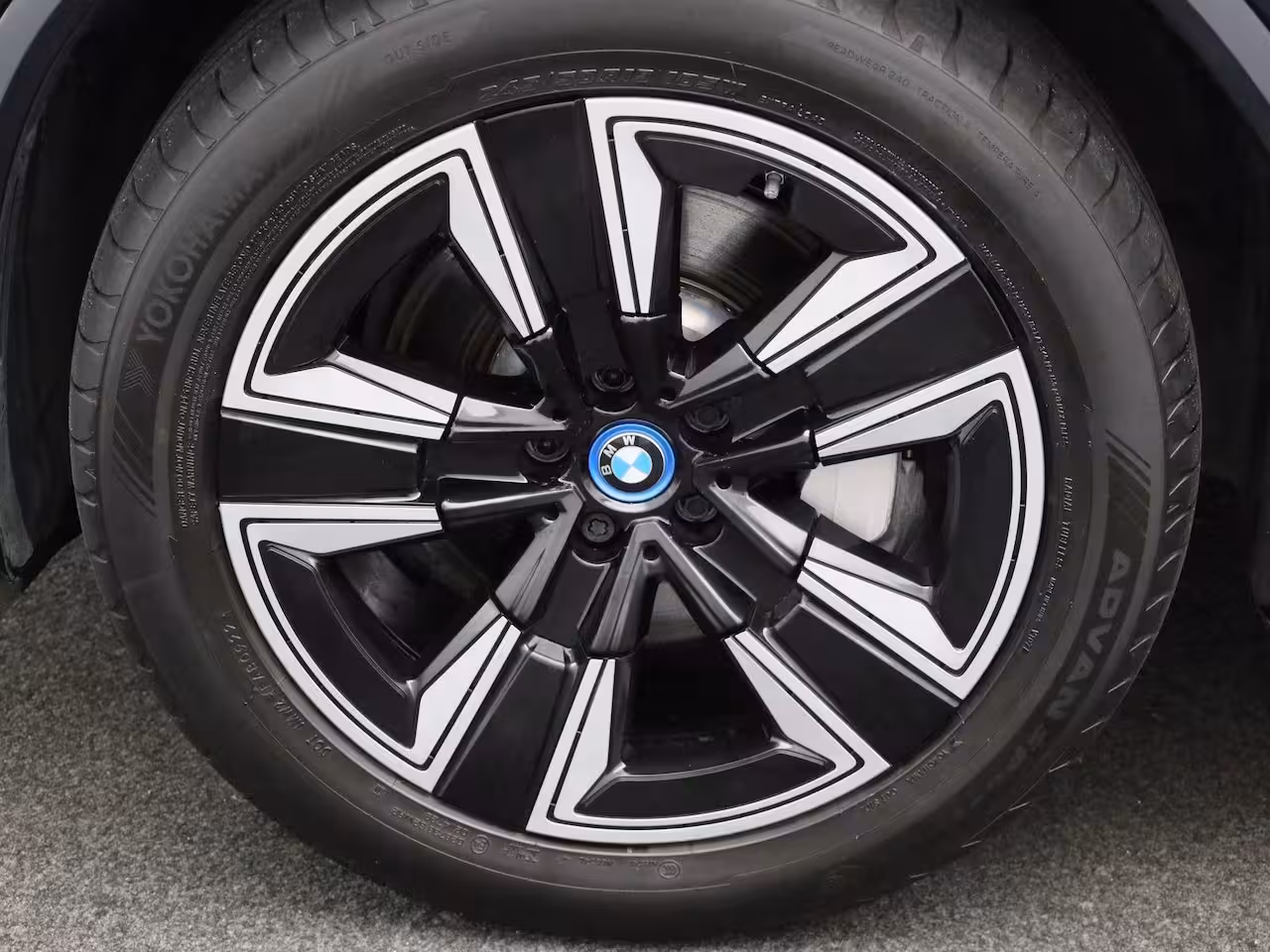 BMW iX3 Executive 80 kWh | 100 % SOH | M-SPORT | TREKHAAK | PANORAMA-SCHUIFDAK | LEER | CAMERA | S