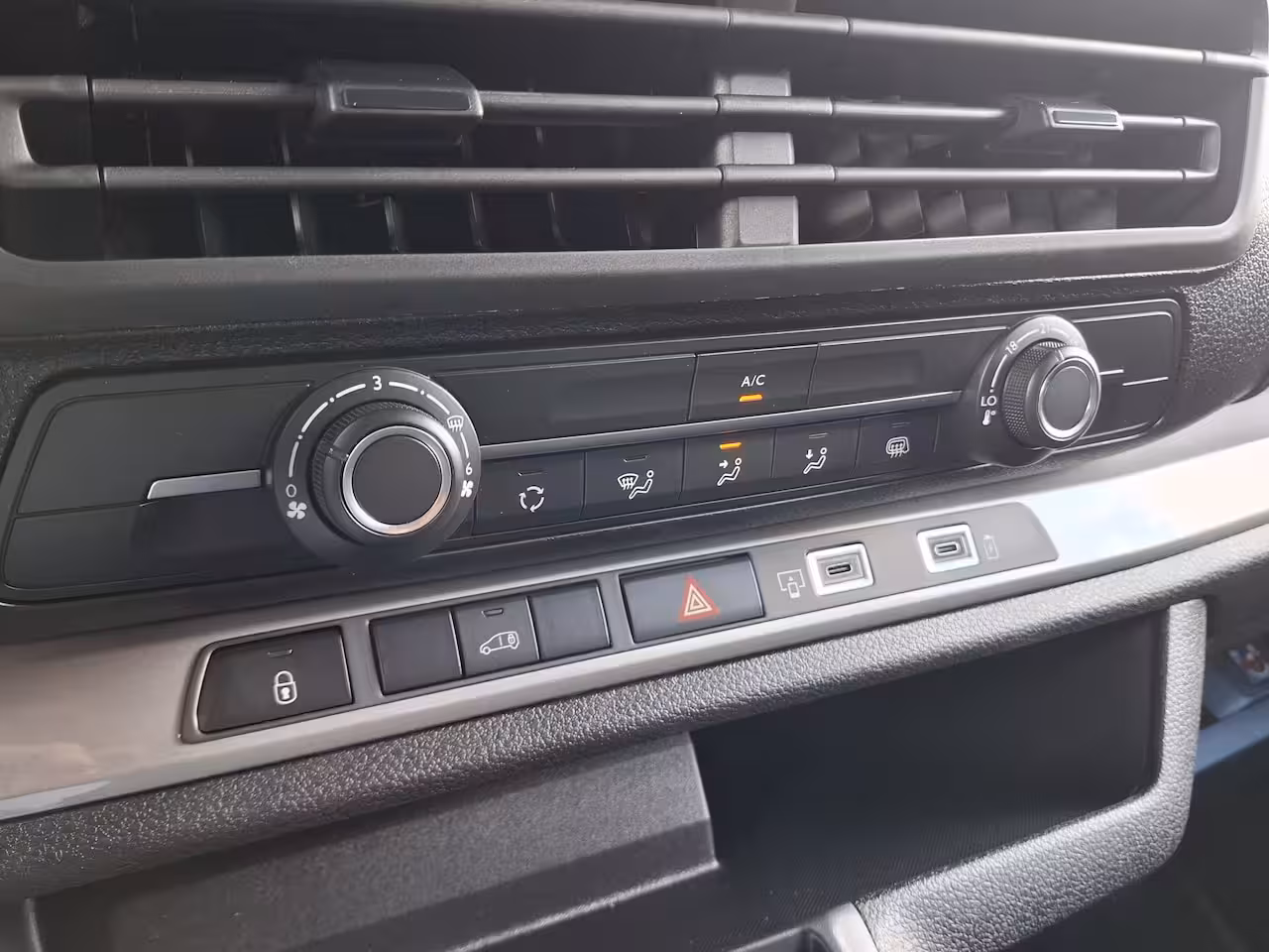 Toyota ProAce Electric Worker 50 kWh | Android/Apple Carplay | Achteruitrijcamera | Parkeersensoren Achter | Cruise Cont