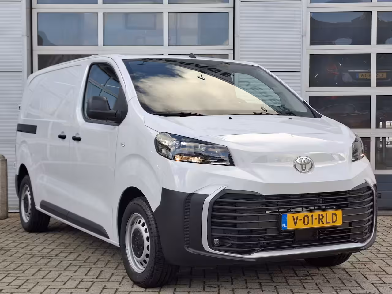 Toyota ProAce Electric Worker 50 kWh | Android/Apple Carplay | Achteruitrijcamera | Parkeersensoren Achter | Cruise Cont