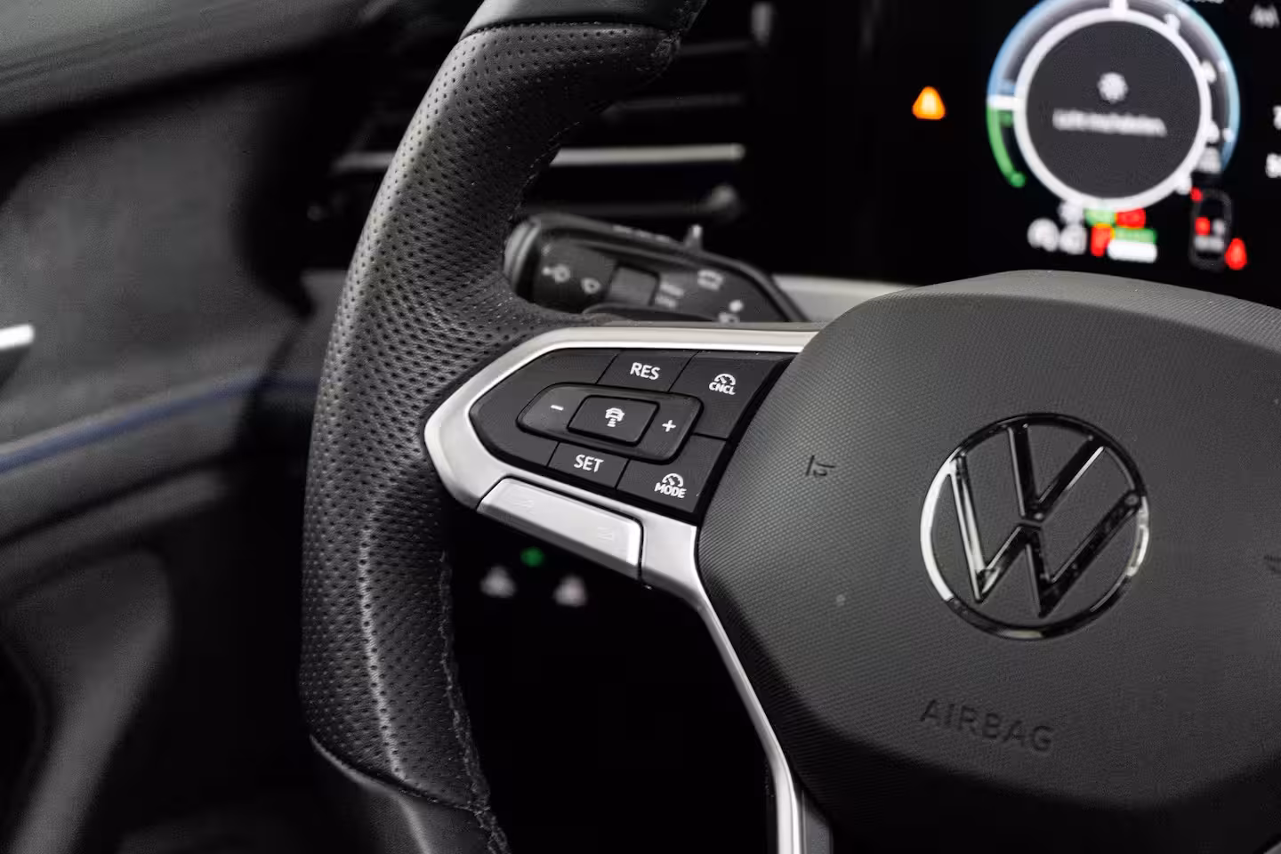 Volkswagen Passat Variant 1.5 eHybrid 272 pk R-Line Edition | Achterstoelen verwarmd | Achteruitrijcamera | Elektris