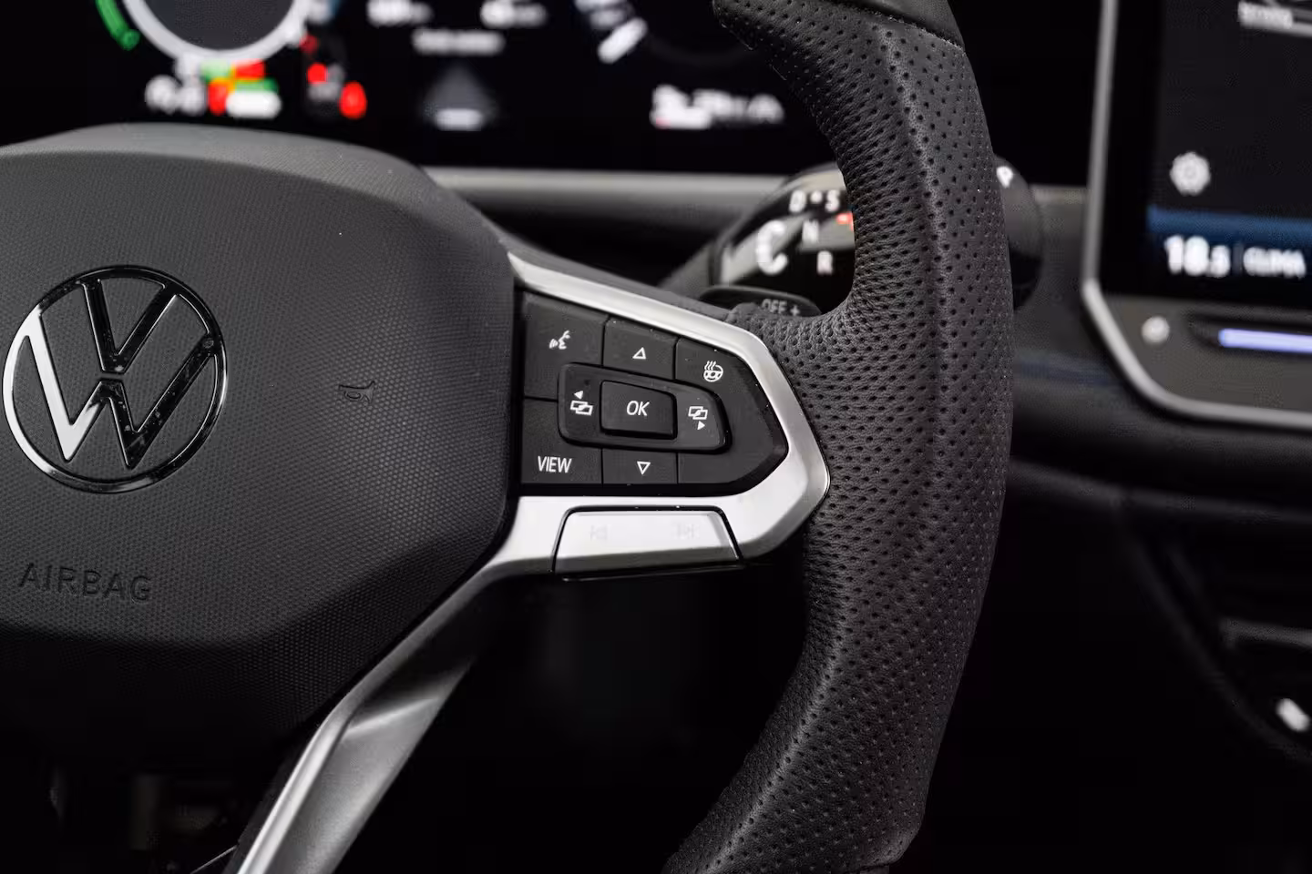 Volkswagen Passat Variant 1.5 eHybrid 272 pk R-Line Edition | Achterstoelen verwarmd | Achteruitrijcamera | Elektris