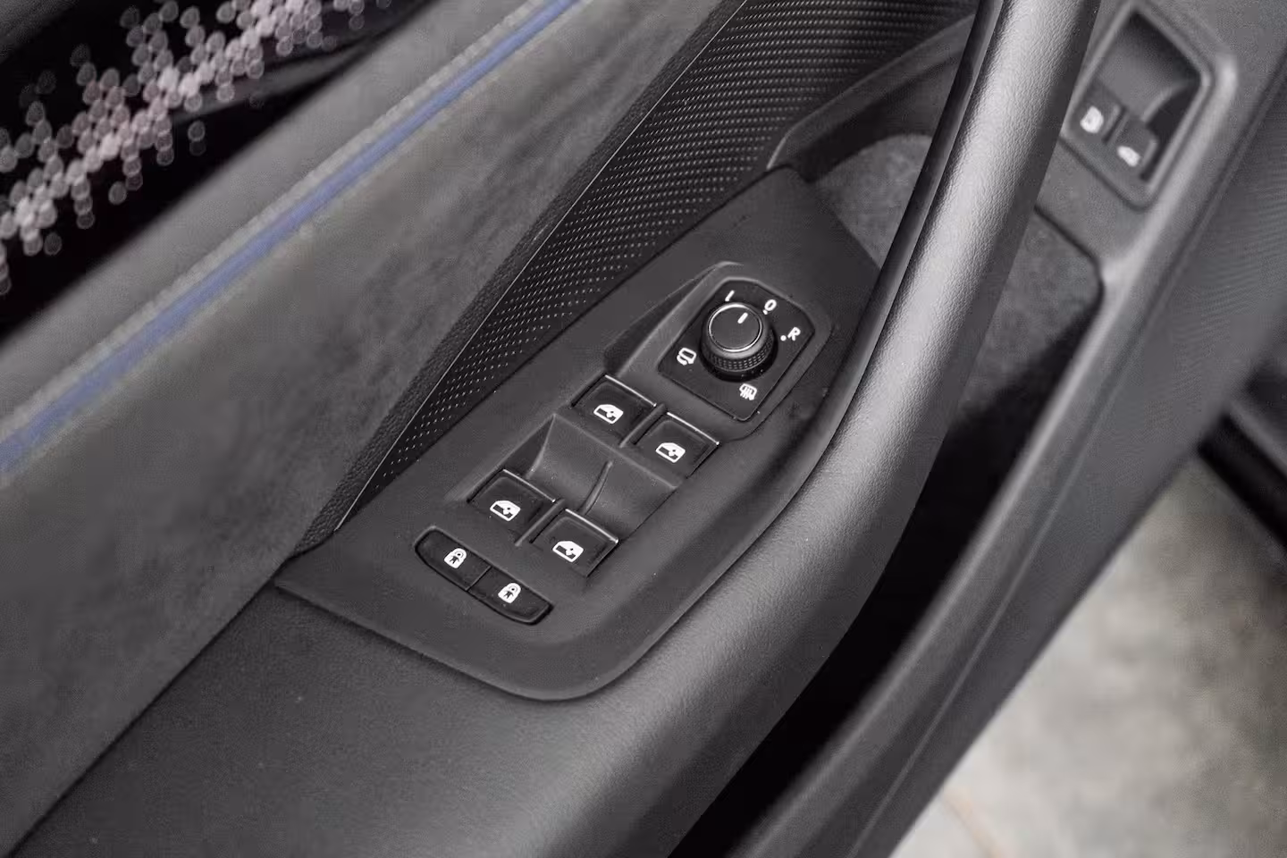 Volkswagen Passat Variant 1.5 eHybrid 272 pk R-Line Edition | Achterstoelen verwarmd | Achteruitrijcamera | Elektris