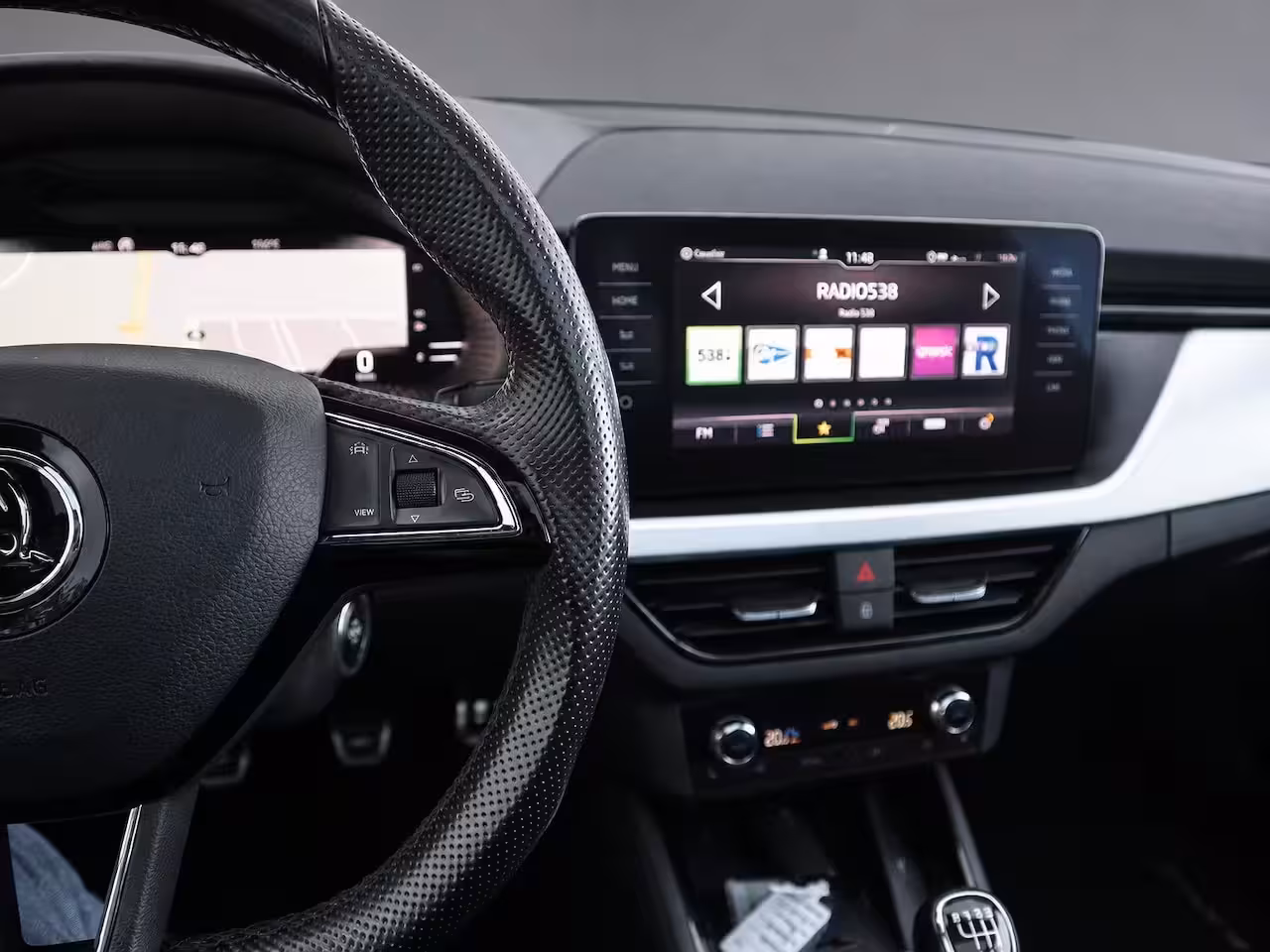Skoda Kamiq 1.0 TSI Sport Business | Clima | Cruise | Apple carplay/Navi | Stoelverwarming | PDC |