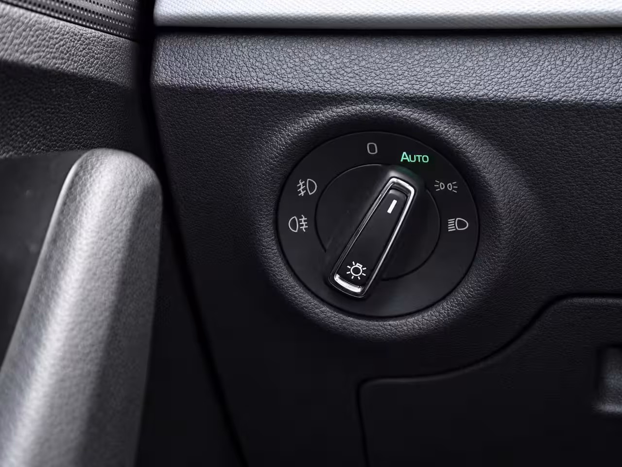 Skoda Kamiq 1.0 TSI Sport Business | Clima | Cruise | Apple carplay/Navi | Stoelverwarming | PDC |