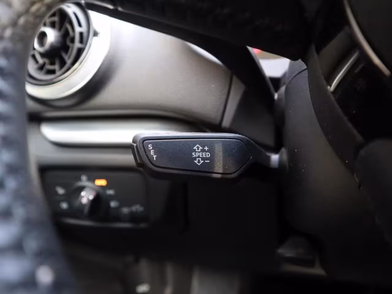 Audi A3 Limousine 35 TFSI Business edition | Clima | Cruise | Multimedia/Navi | Stoelverwarming | PDC + Came