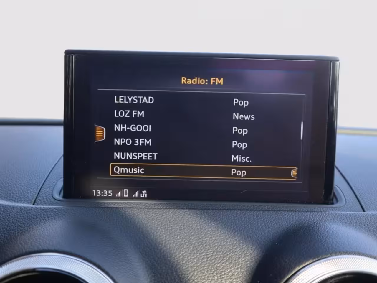 Audi A3 Limousine 35 TFSI Business edition | Clima | Cruise | Multimedia/Navi | Stoelverwarming | PDC + Came