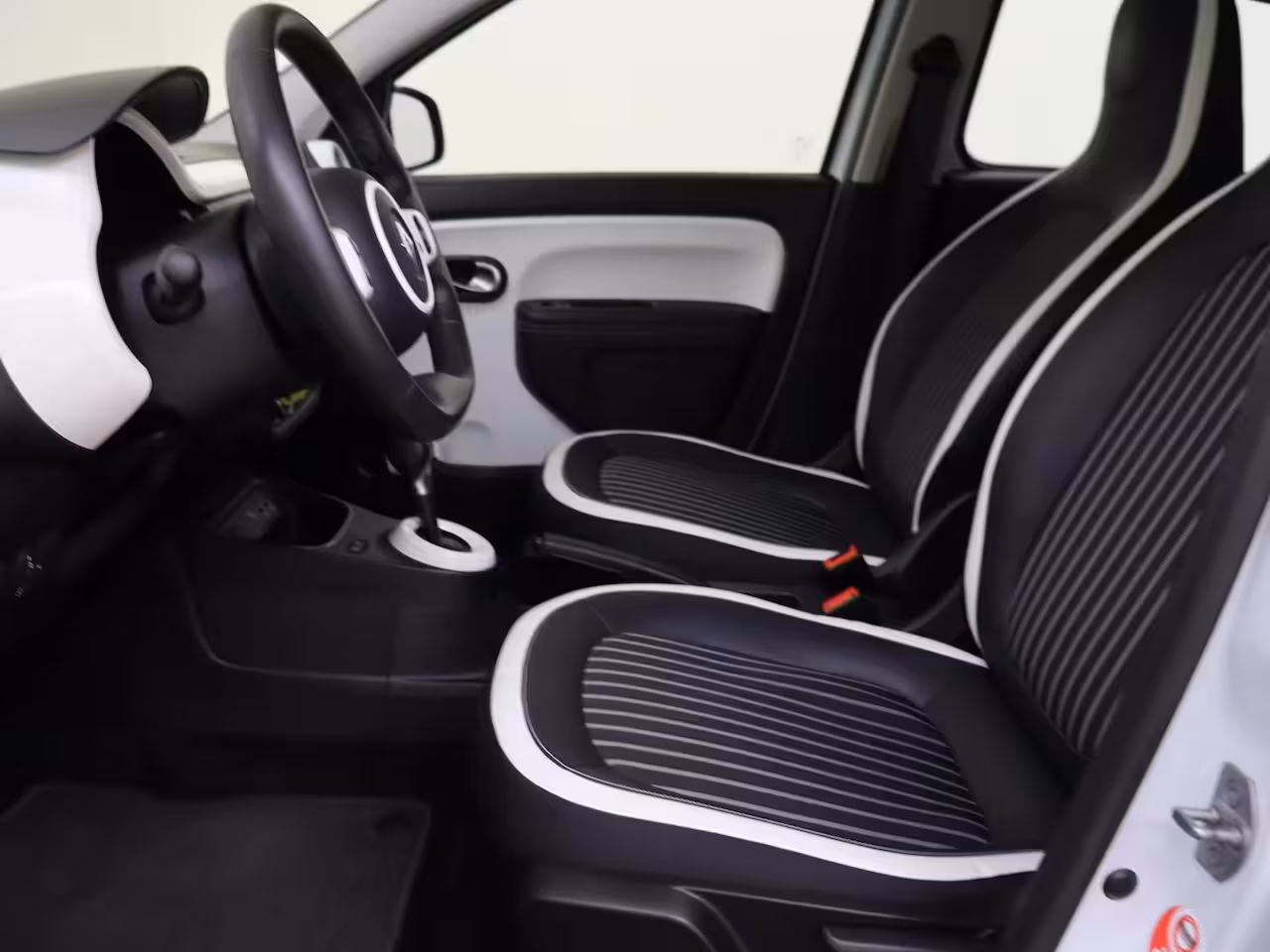 Renault Twingo Z.E. R80 Intens | achteropkomend verkeer waarschuwing | airco automatisch | Apple Carplay/Andro